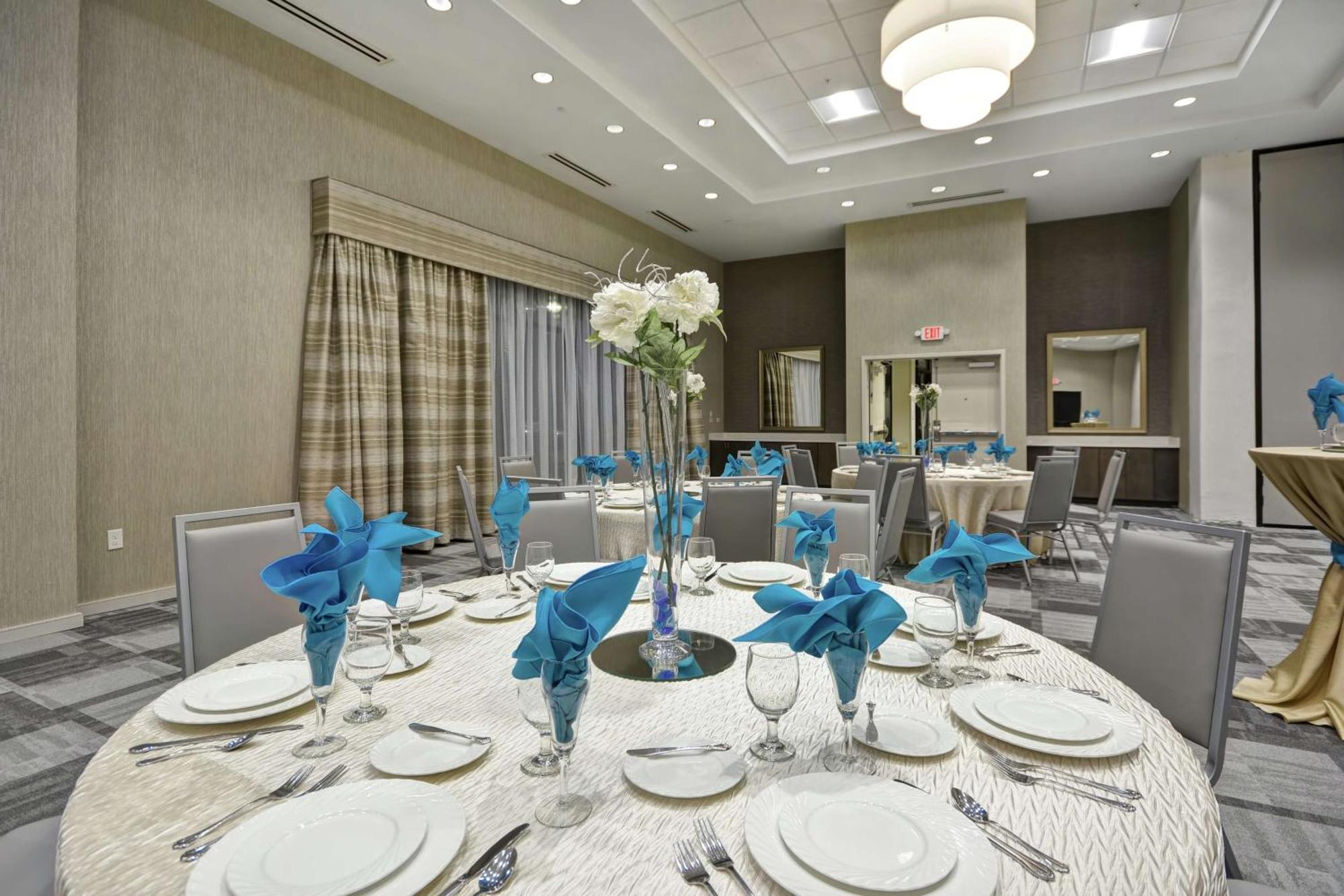 Hilton Garden Inn Гастония Экстерьер фото