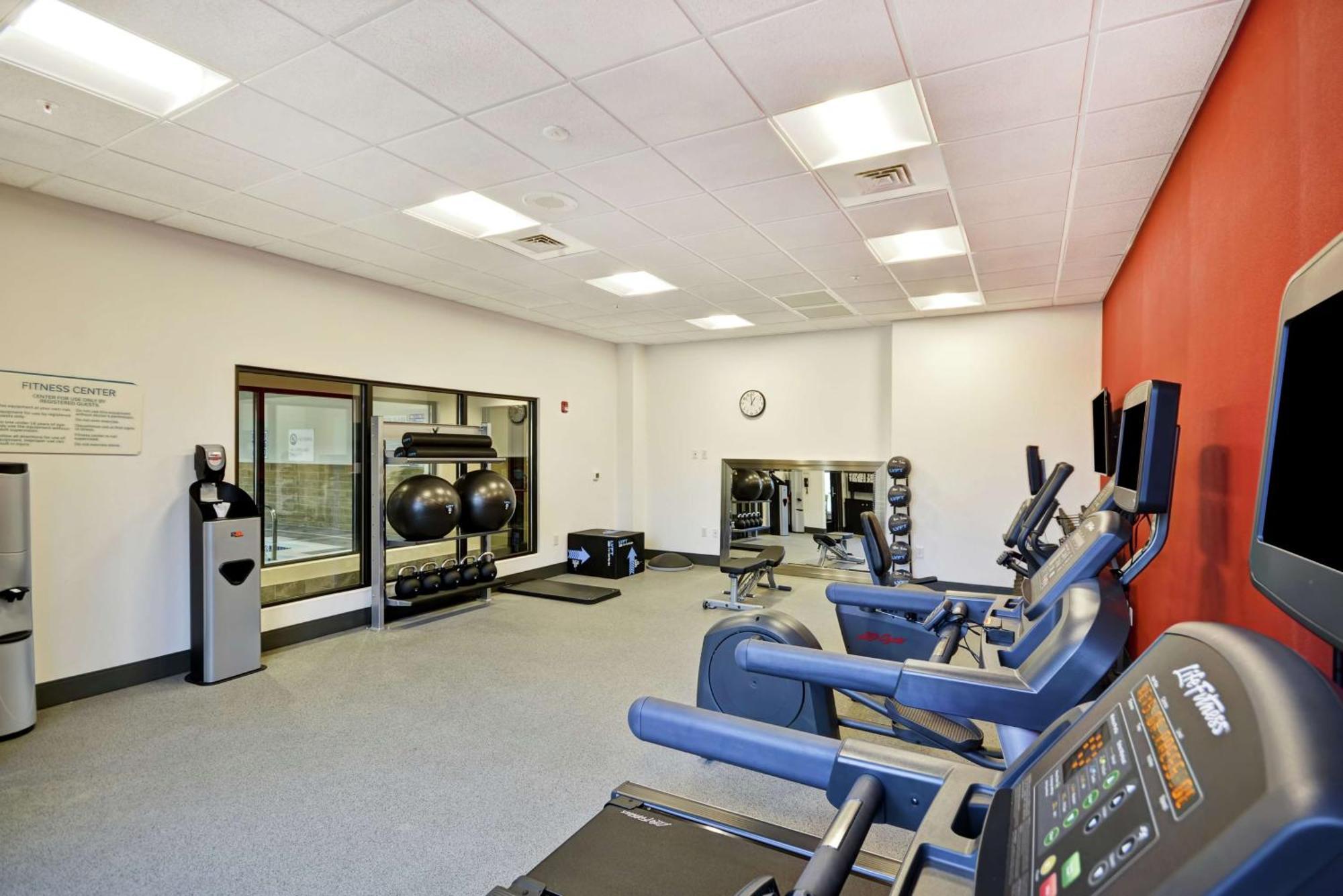 Hilton Garden Inn Гастония Экстерьер фото